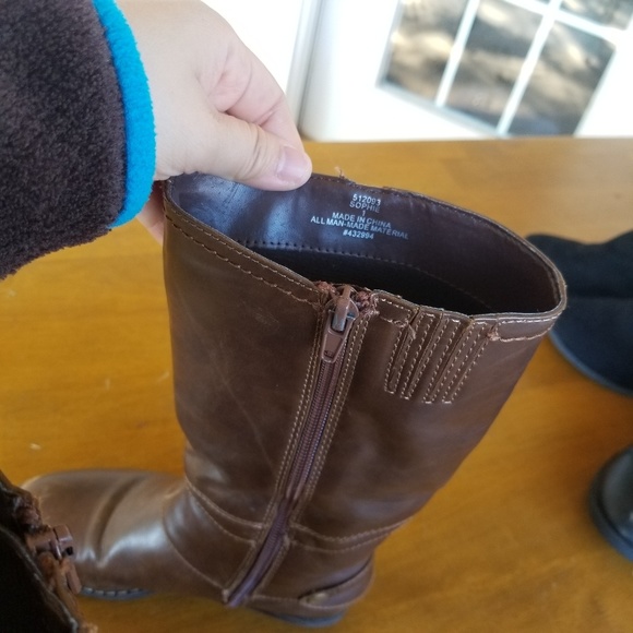 Boots. Size 1 - Picture 5 of 6